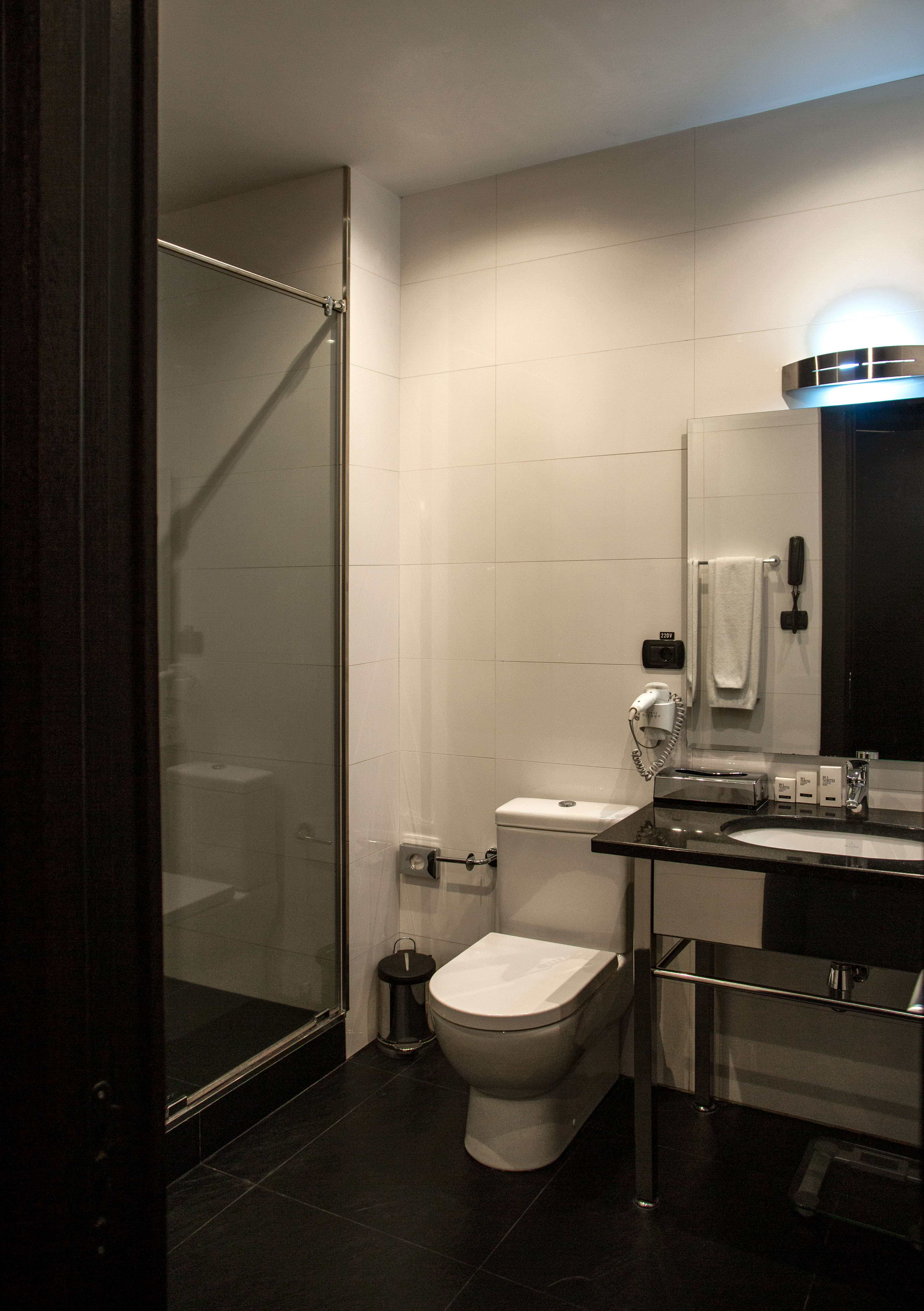 Фото North Avenue by Stellar Hotels