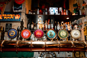 Pub St. Peters & St. Anton (Nikitsky Lane, 2) ، حانة، بار