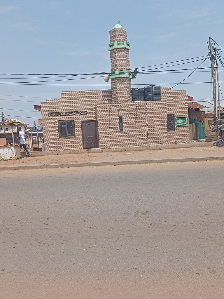 Mosque Buboashie mosque, Accra, photo