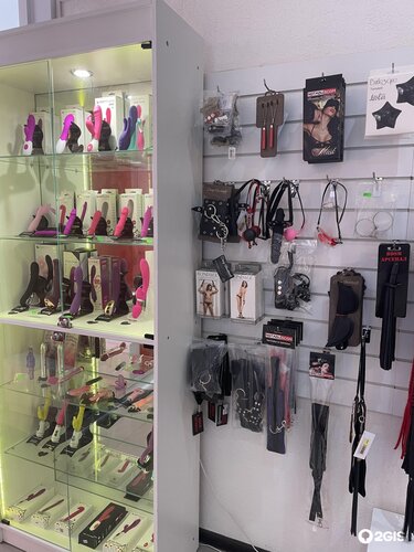 Трусики жоқ шұлықтағы эротикалық қыздар