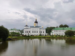 Sobor Trekh Svyatiteley Velikikh V Spaso-Yeleazarovskom monastyre (деревня Елизарово, Елисаветинская улица, 27), orthodox church