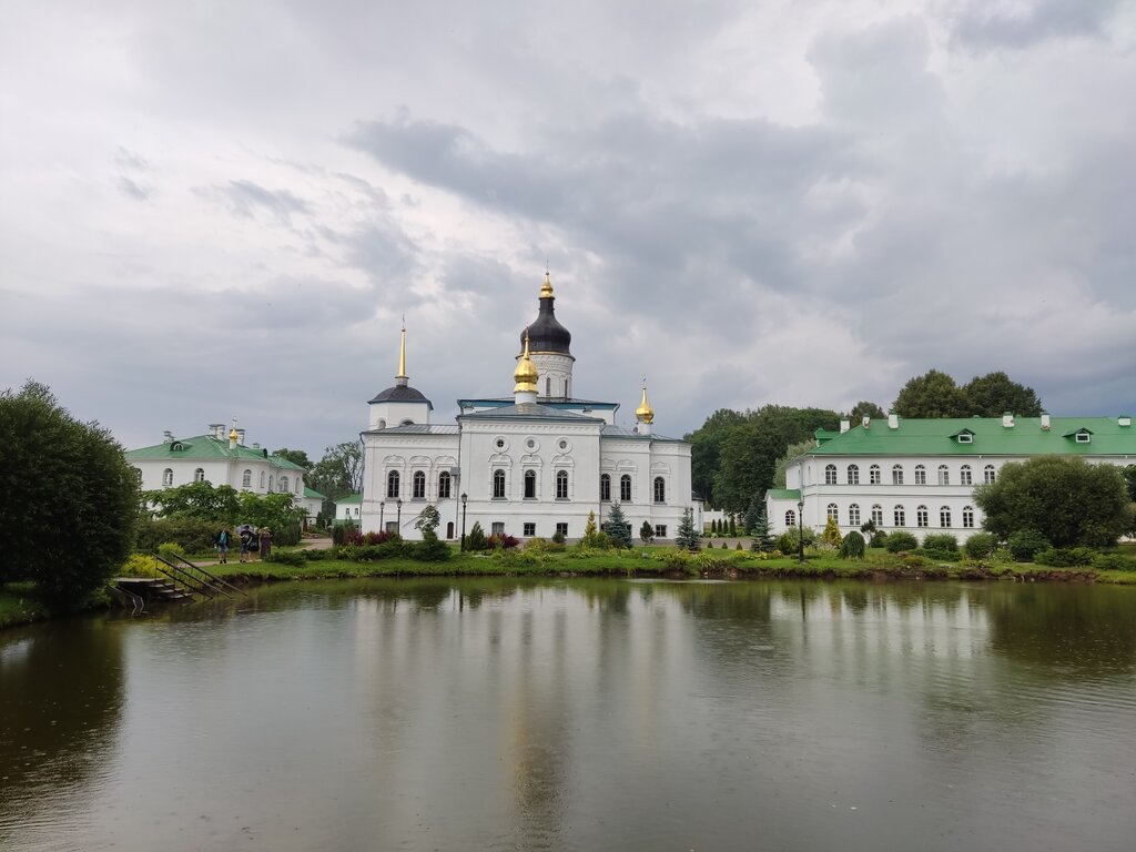 Orthodox church Sobor Trekh Svyatiteley Velikikh V Spaso-Yeleazarovskom monastyre, Pskov Oblast, photo