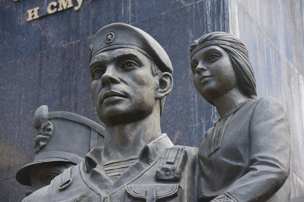 Памятник, мемориал Сотрудникам и военнослужащим правоохранительных органов, погибшим при выполнении служебного долга, Рязань, фото