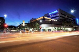 Гостиница Novotel Canberra
