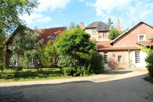 Гостиница La Suite Les Jardins Carnot в Компьени