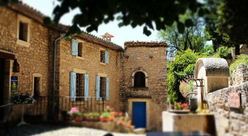 Гостиница Chambres D'hotes De l'Abbaye в Ньоне