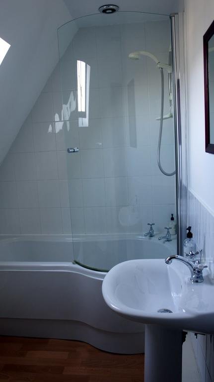 Фото The Crown Hotel