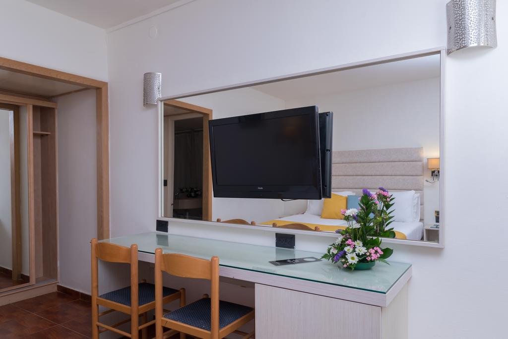 Фото Americana Hotel