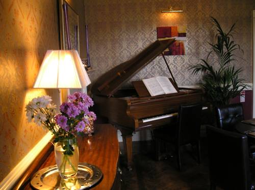 Фото Castle Venlaw Hotel