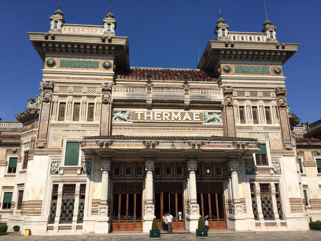 Фото отеля 2