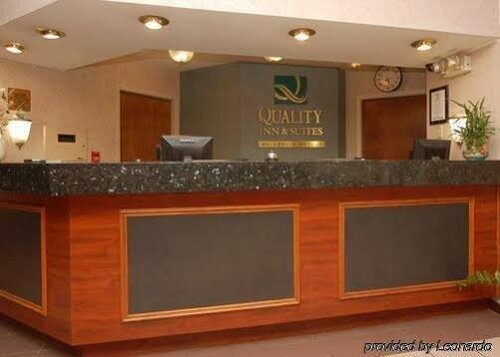 Гостиница Quality Inn Clinton