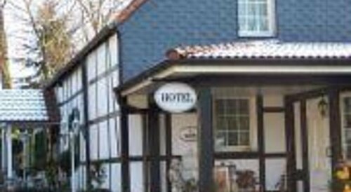 Гостиница Hotel Kämpgens - Hof в Оберхаузене