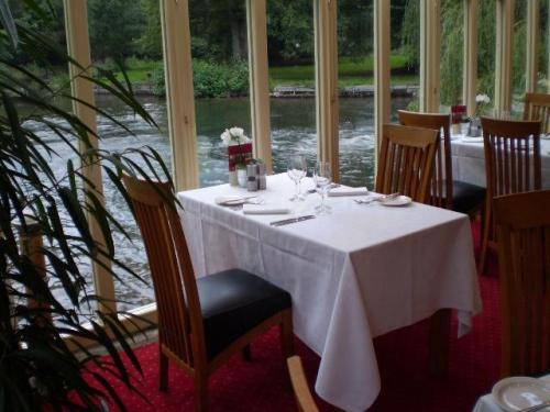 Фото Newbury Manor Hotel