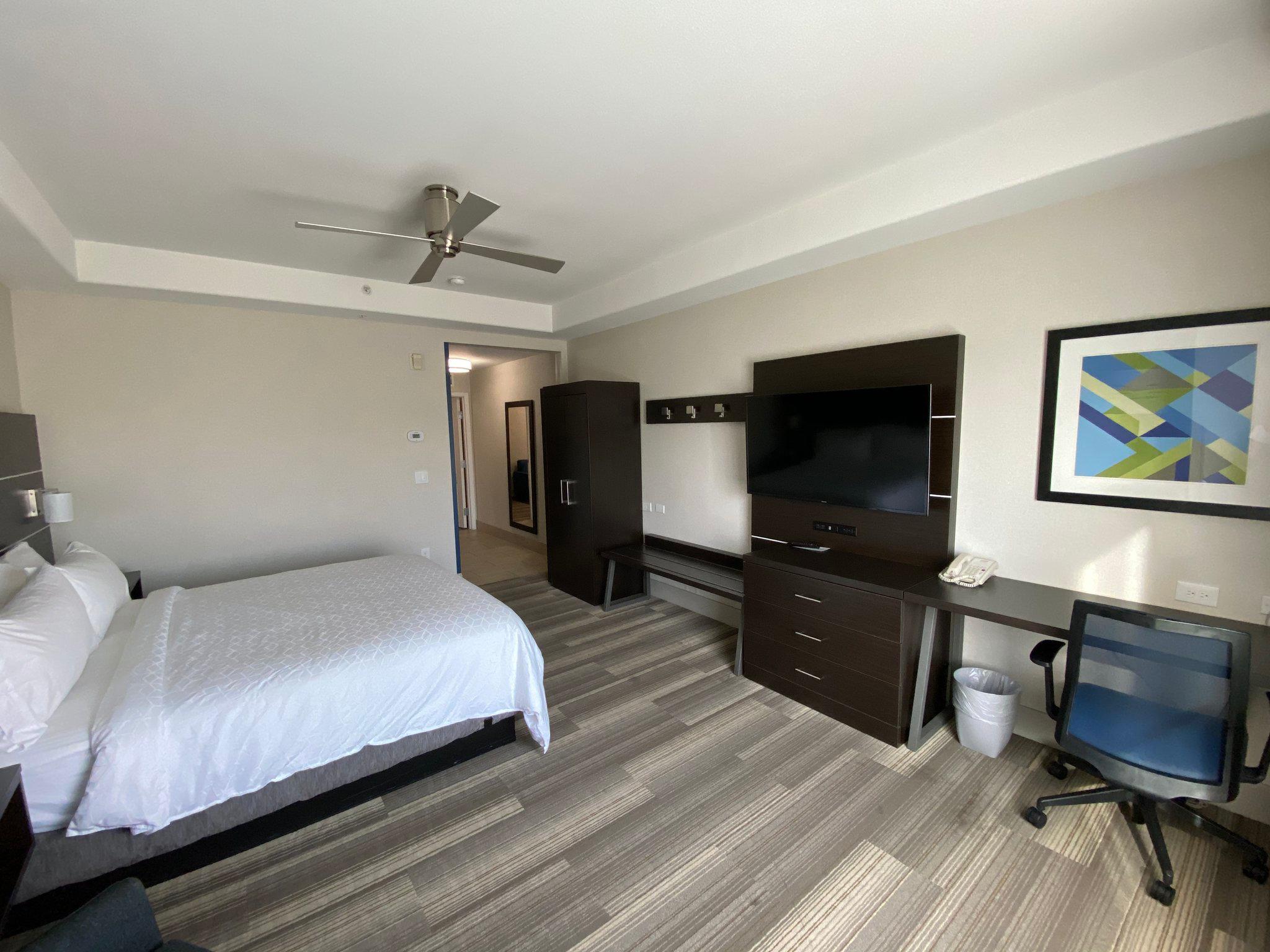 Фото Holiday Inn Express Hotel & Suites El Dorado Hills, an Ihg Hotel