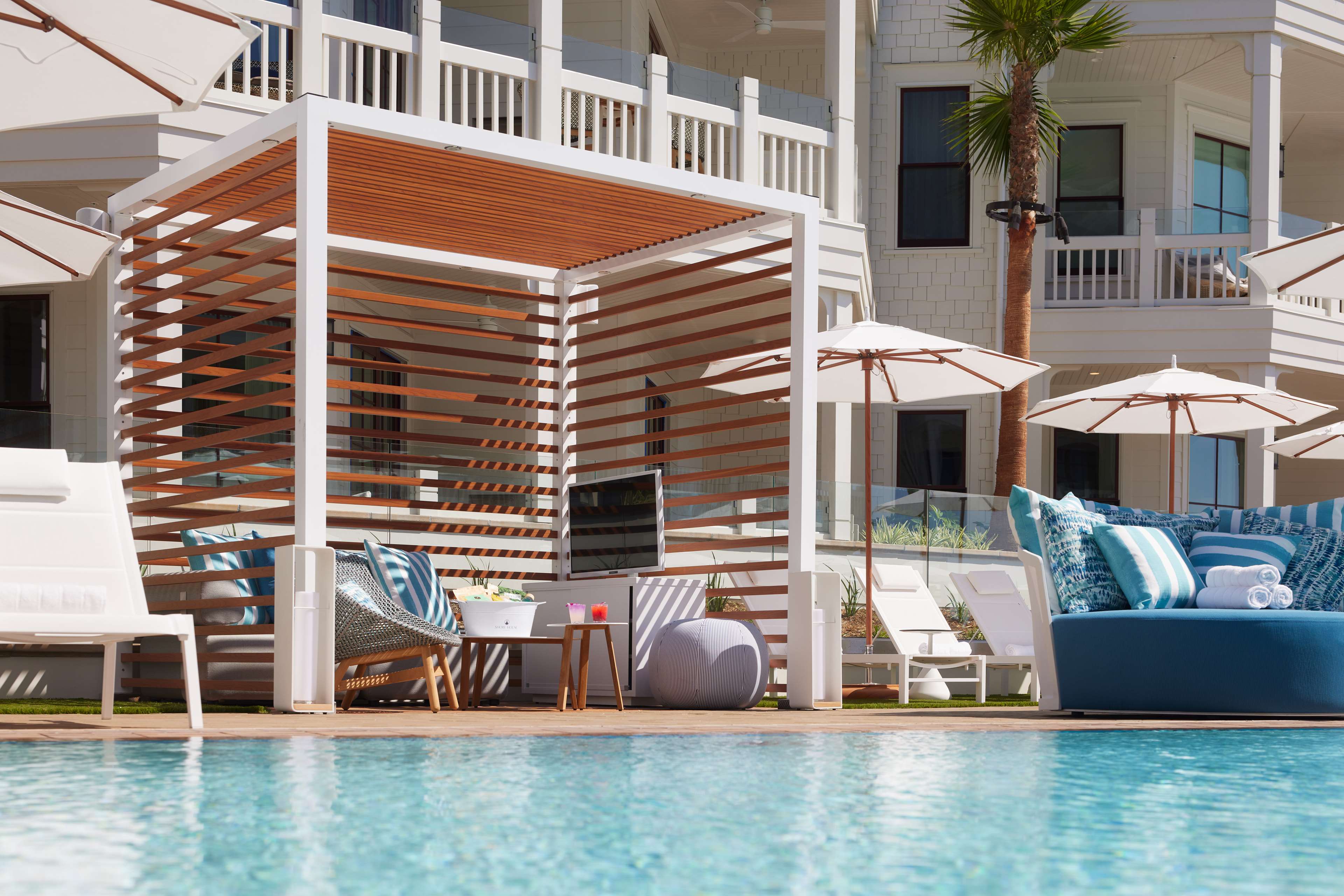 Фото Beach Village at The Del, Curio Collection by Hilton