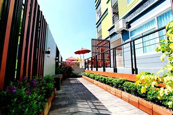 Фото отеля 2