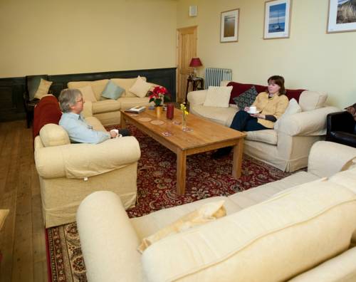 Фото St Cuthbert's House - Guest house