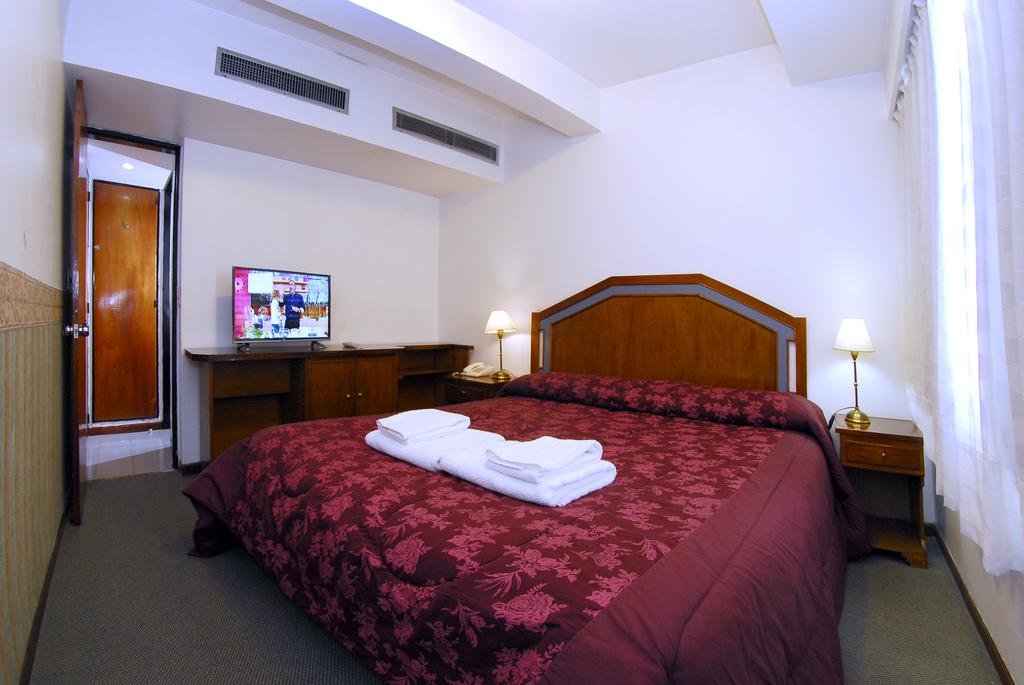 Фото Art Deco Hotel And Suites