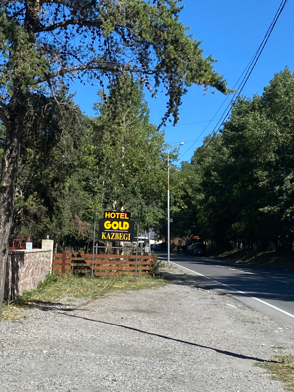 Фото Gold Kazbegi