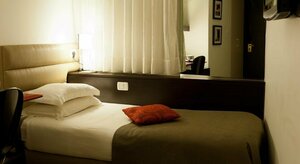 Maxim Hotel (Tel Aviv, Hayarkon Street, 86) ، فندق