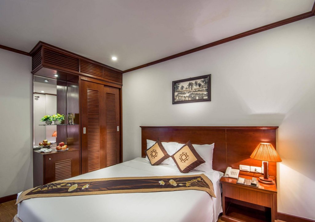 Фото May De Ville Old Quarter II Hotel