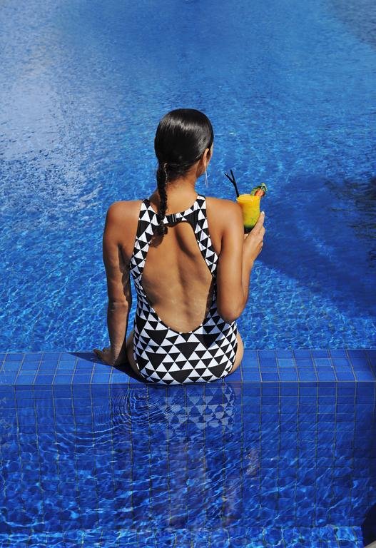 Фото Cairns Harbourside Hotel