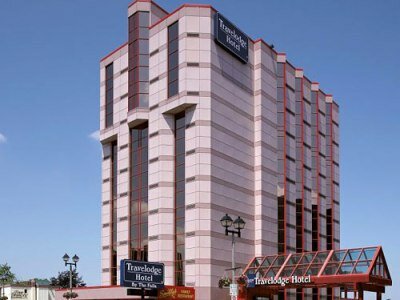 Гостиница Travelodge by Wyndham Niagara Falls At the Falls в Ниагара-Фолс