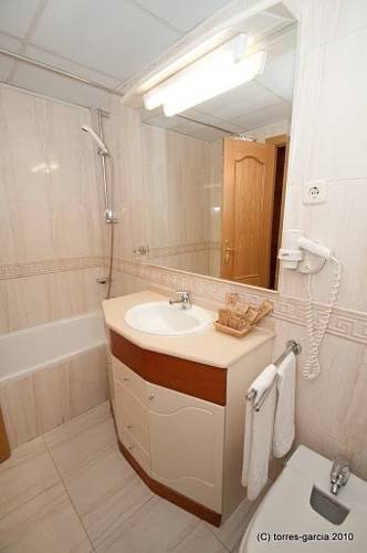 Фото Apartahotel Alcala Centro