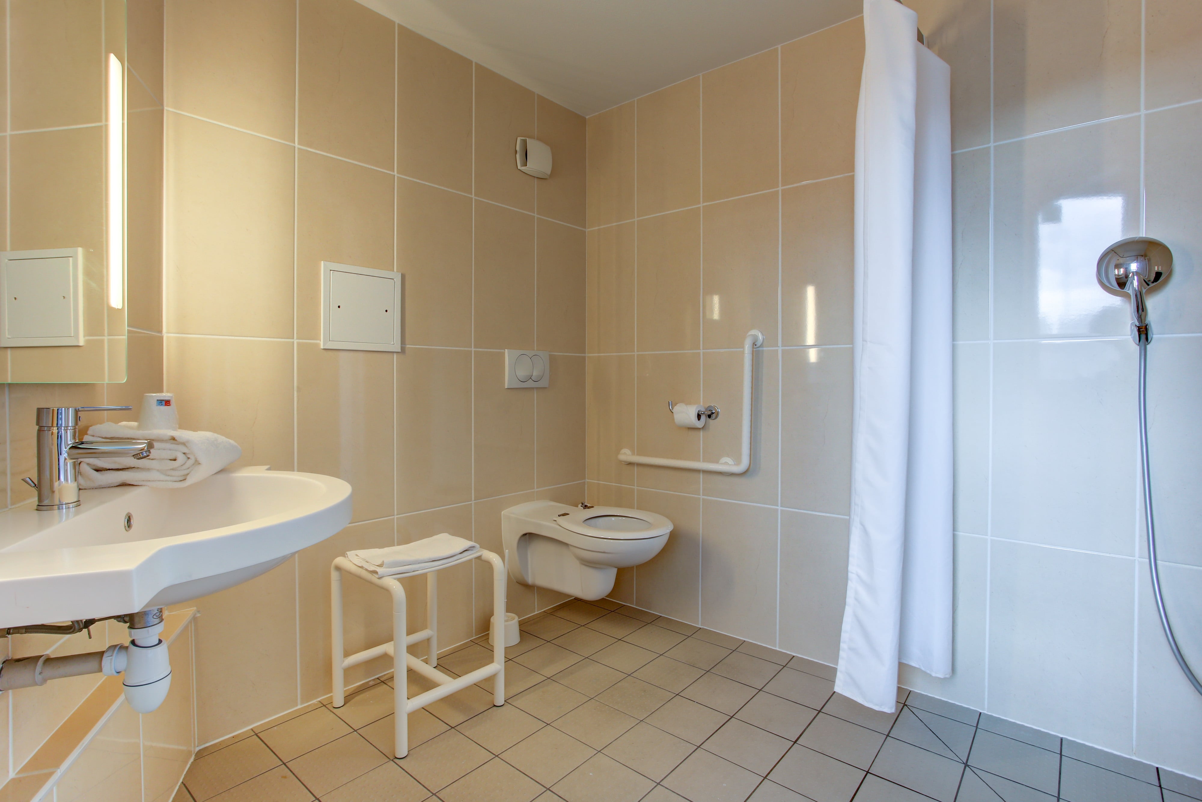 Фото B&b Hotel Reims Centre Gare