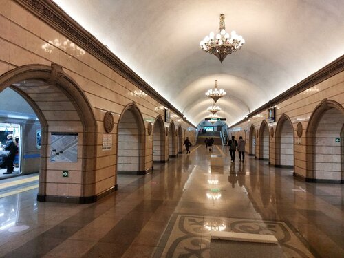 Театр имени Мухтара Ауэзова (Алматы, проспект Абая), станция метро в Алматы