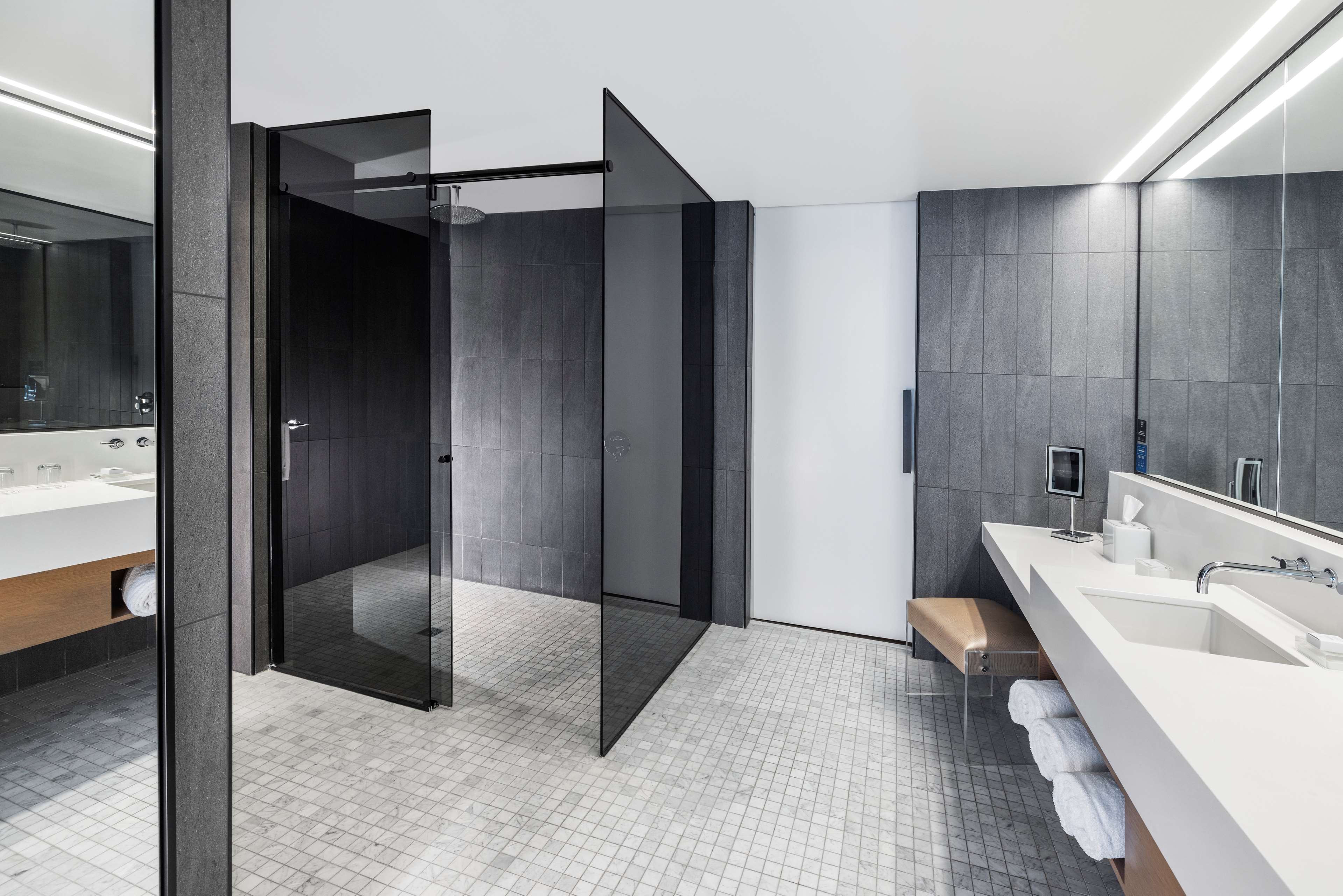 Фото The Statler Dallas Curio Collection by Hilton