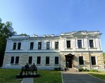 Здесь жил и работал основатель Казанской школы астрофизики Дмитрий Яковлевич Мартынов (posyolok Oktyabrskiy, ulitsa AOE, 7), memorial plaque, foundation stone
