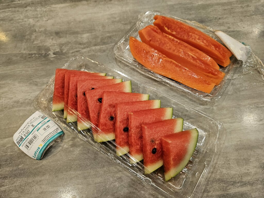 Shopping mall Tesco Lotus, Samui, photo