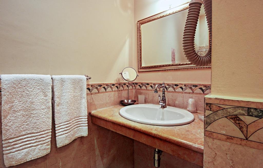 Фото Hotel Tonic