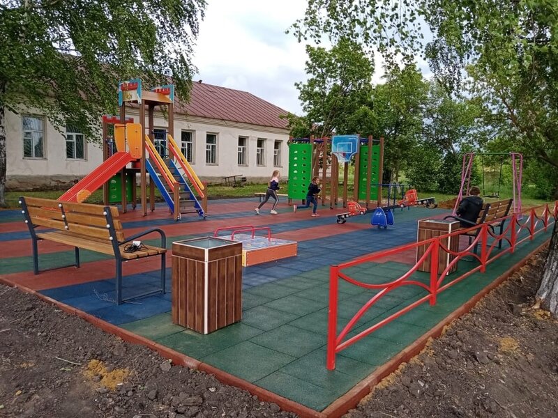 Фото: Вектор, детская площадка, бул. Эрьзи, 6А, Саранск — Яндекс Карты