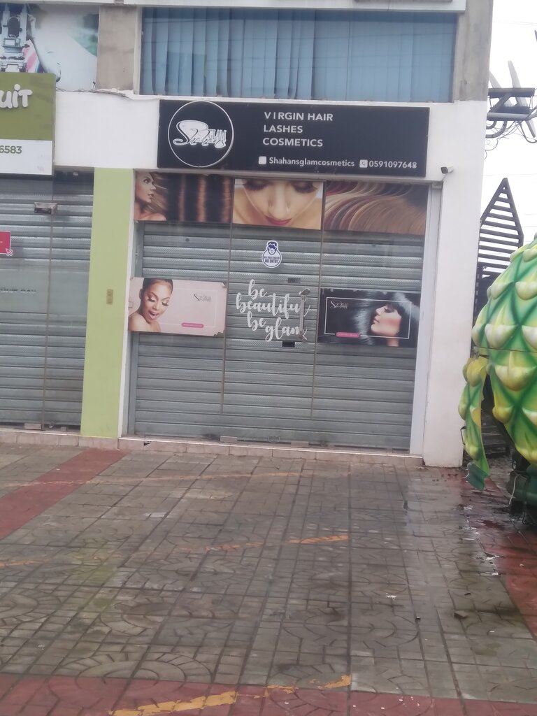 Perfume and cosmetics shop Virgin Hair Lashes cosmetics, Accra, photo