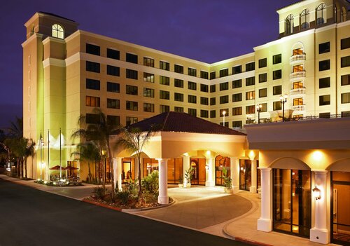Гостиница DoubleTree Suites by Hilton Anaheim Rsrt - Conv Cntr в Анахайме