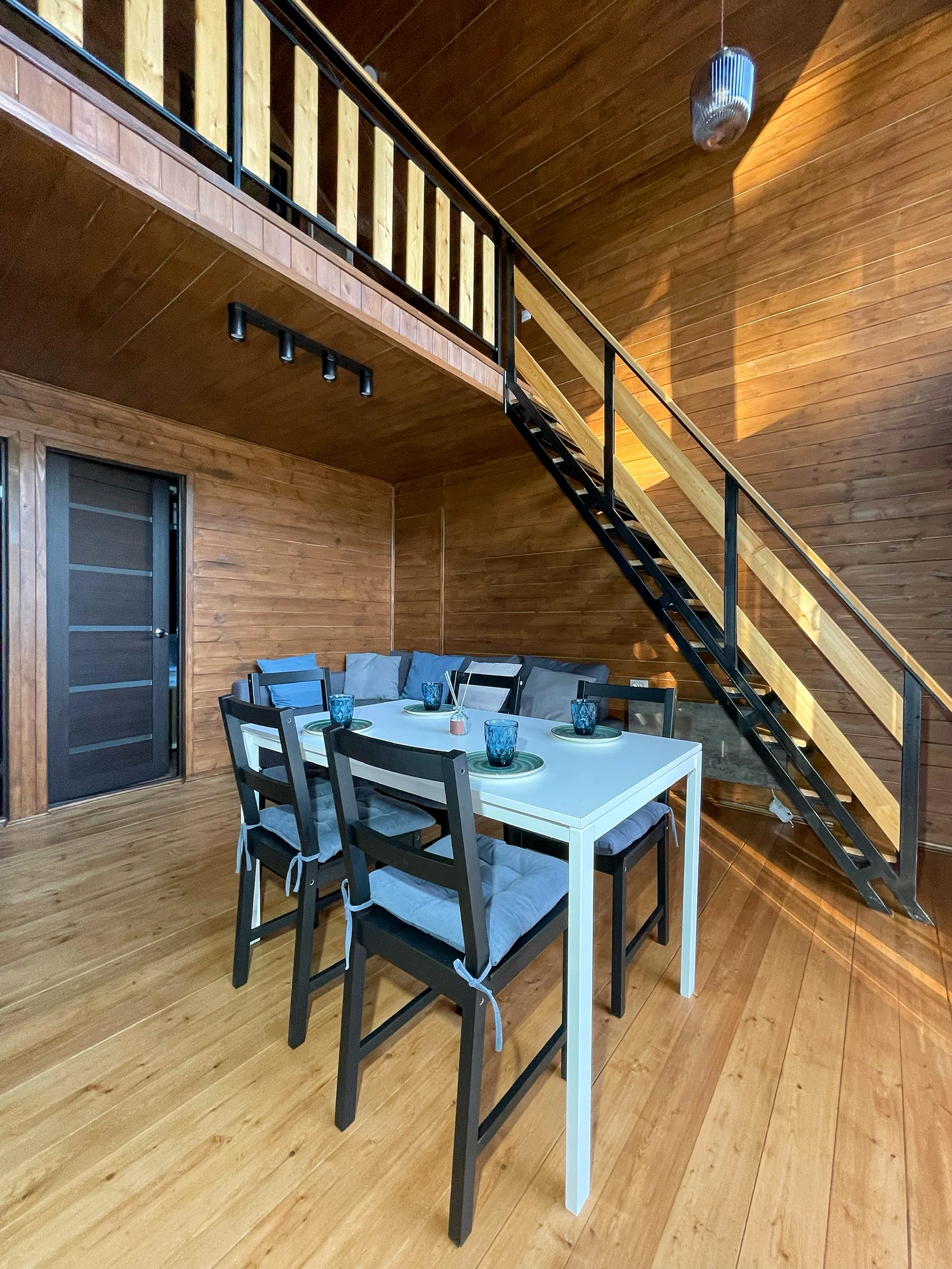 Фото Alan House