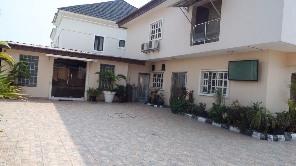 Фото Larry Mitchelle Suites