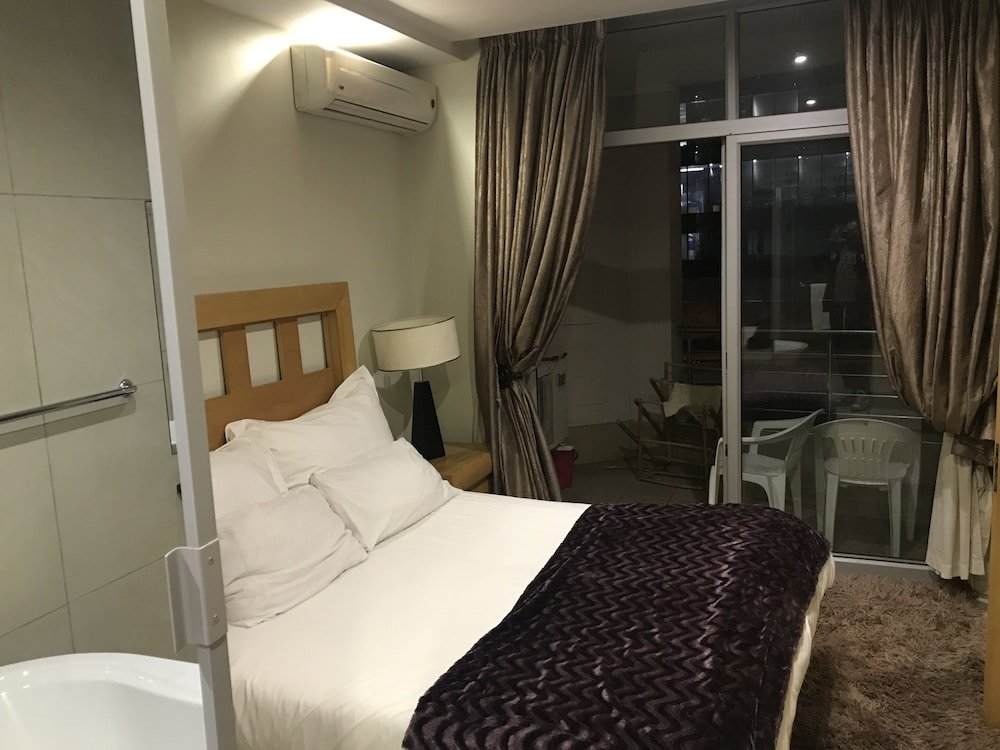 Фото First Divine Suites - Hydro Park