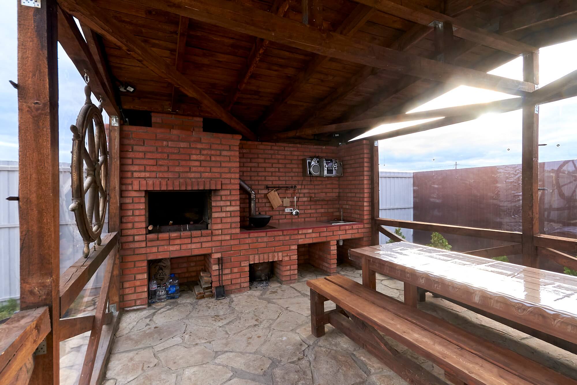 Фото Де факто