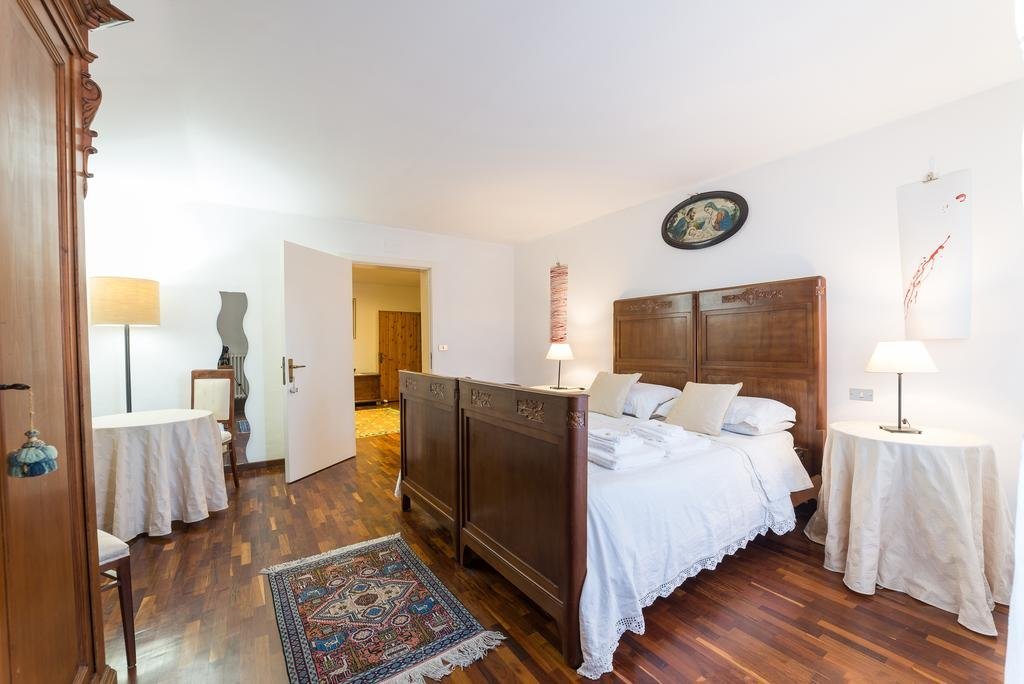 Фото B&b VIA Della Marina 3