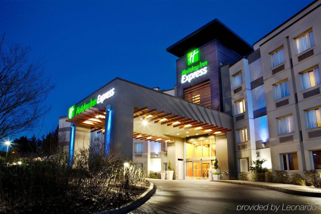 Фото Holiday Inn Express & Suites Langley