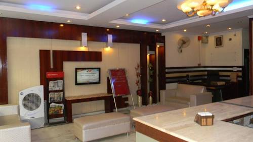 Фото Hotel Maanvi