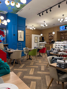 Frappe Bakery & Coffee House (Әзірбайжан Мәмбетов көшесі, 16), кофехана  Астанада