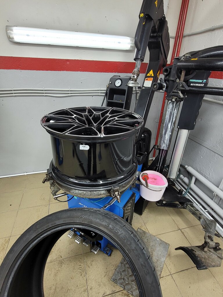 Car service, auto repair Pitstop, Moscow, photo