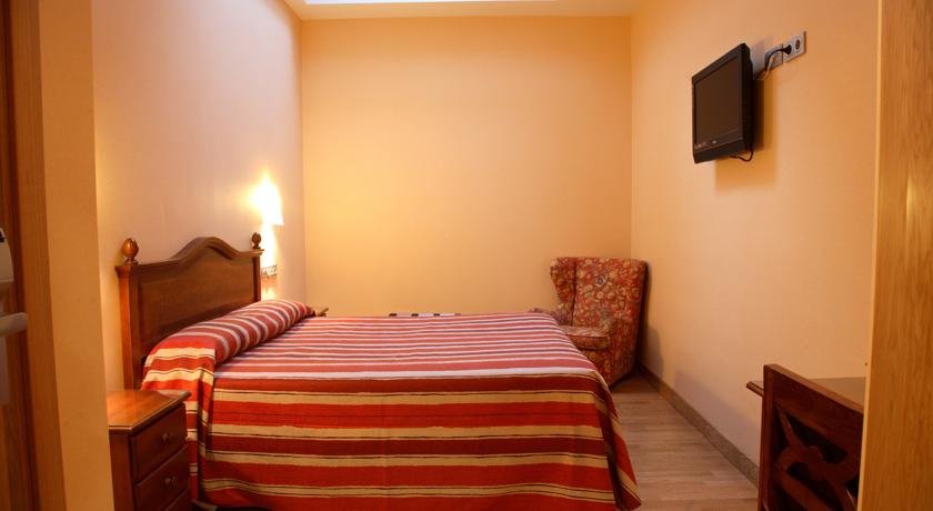 Фото Villa de Ermua Hotel