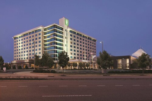 Гостиница Embassy Suites by Hilton Hampton Convention Center в Хэмптоне