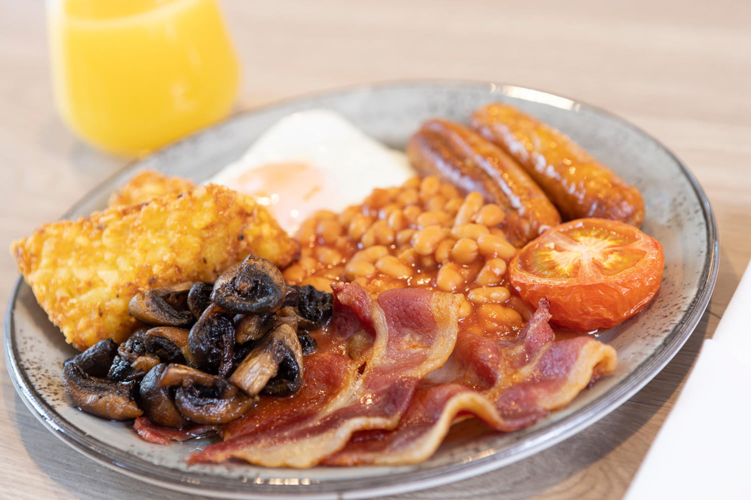 Фото Novotel Liverpool Paddington Village