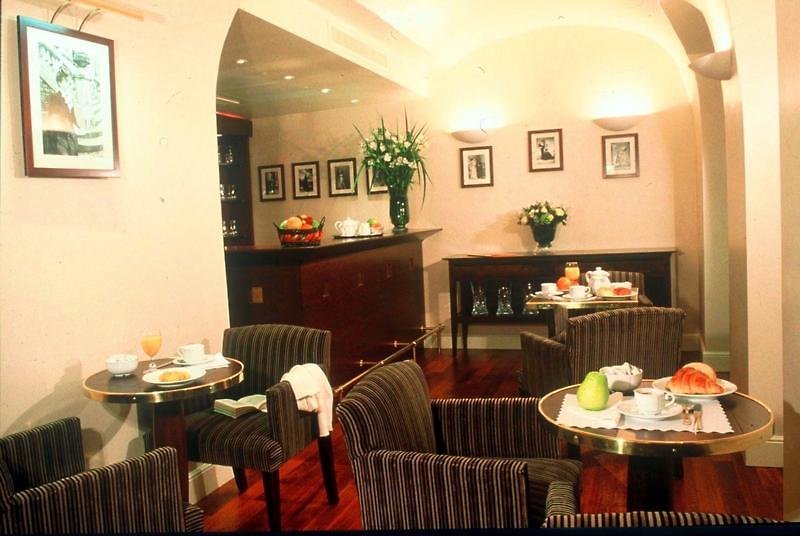 Фото Golden Tulip Washington Opera